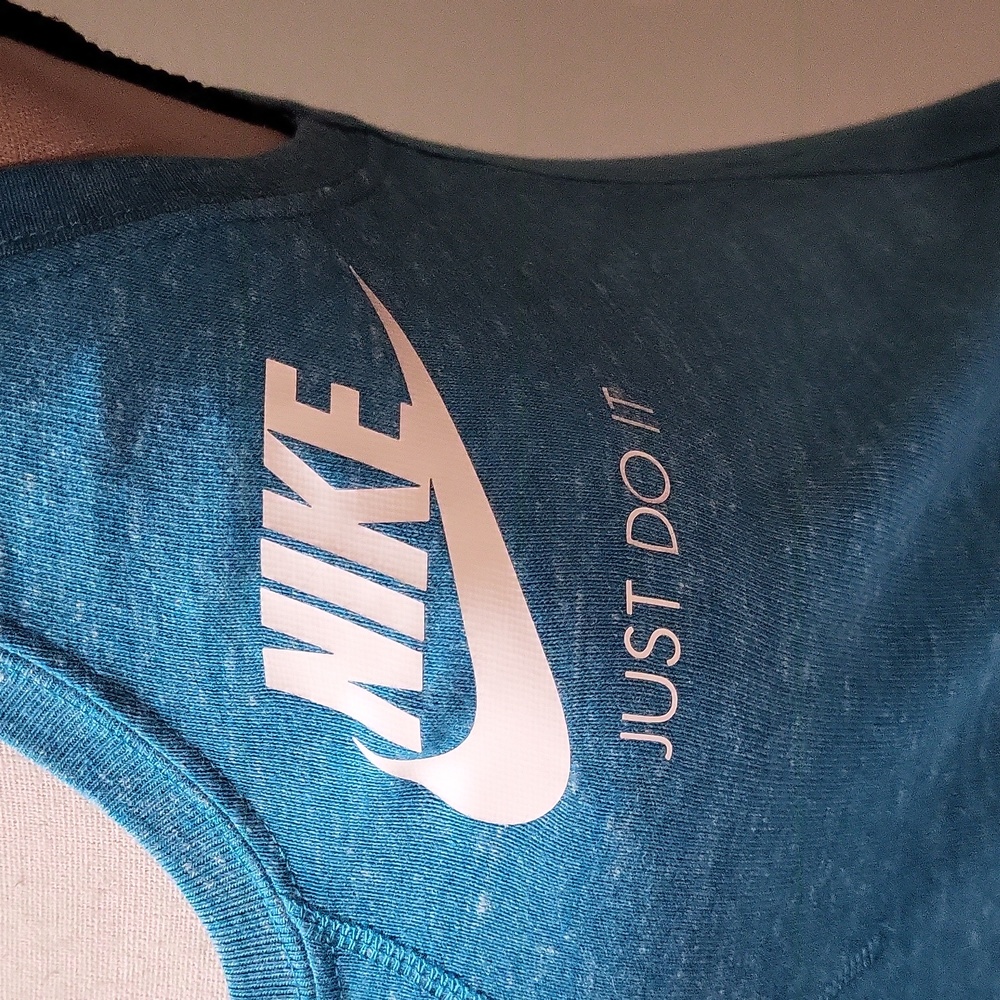 Nike Tank Top - Picture 4 of 14